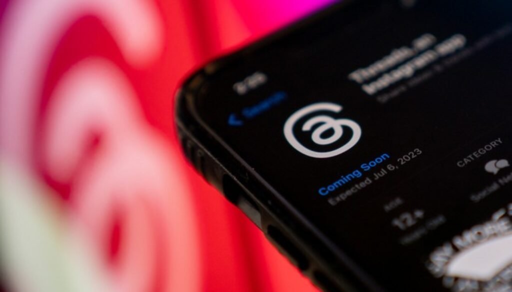 US-TECH-TWITTER-FACEBOOK-META-SOCIAL