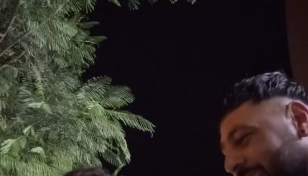 Hania-Aamir-4-550x1024