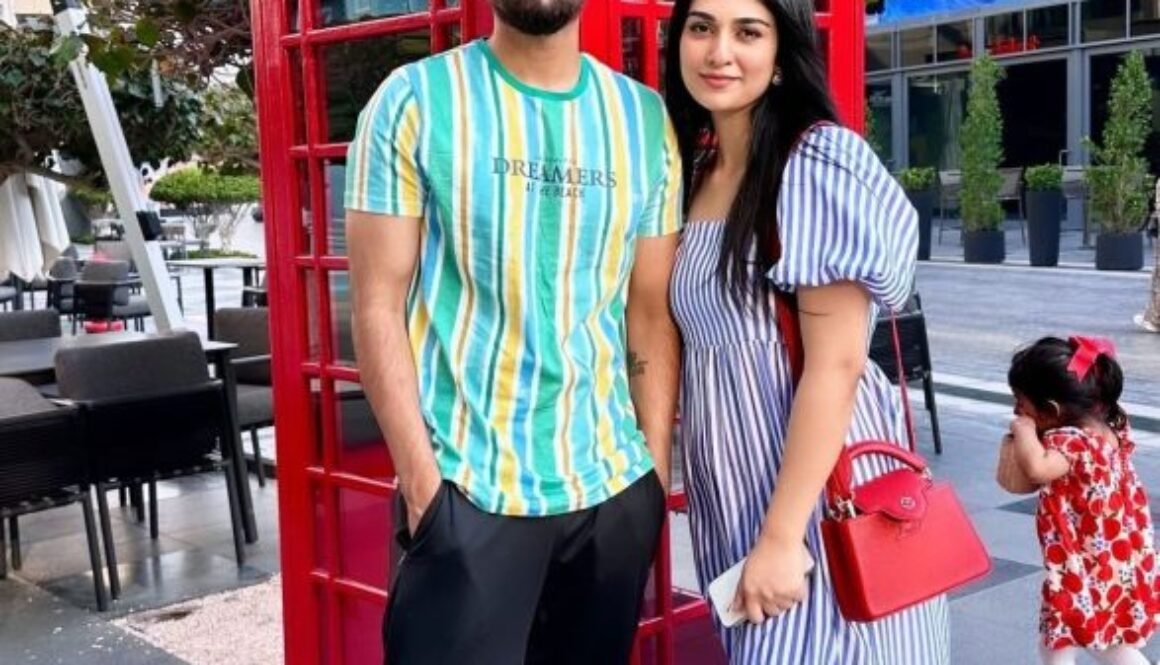 Sarah-Khan-i-2-587x1024